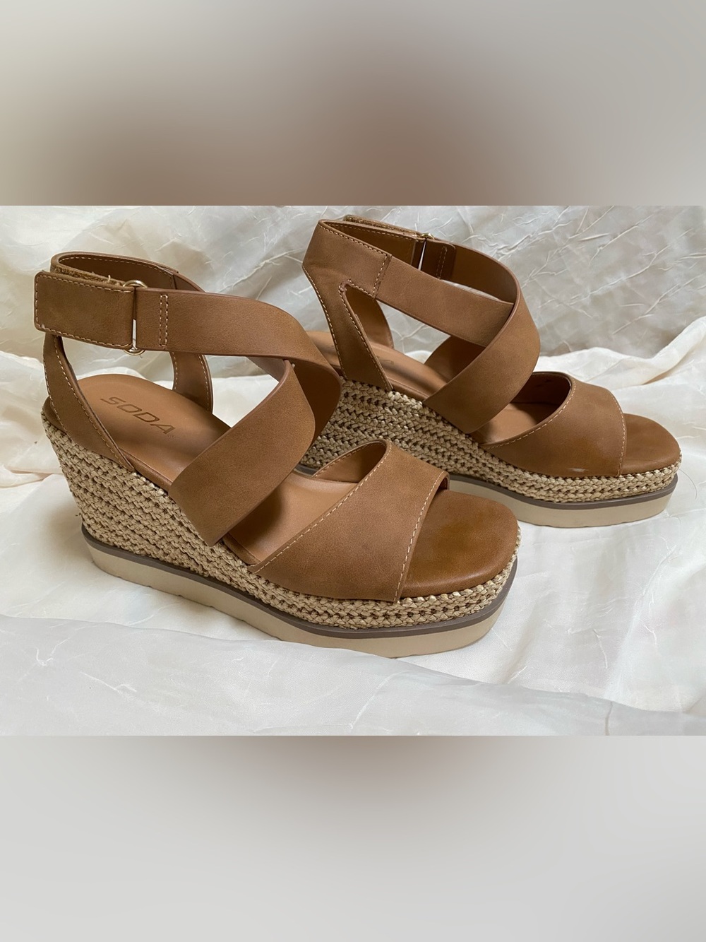 Churro-AS by Soda
Espadrille Wedge
Tan - Size 8